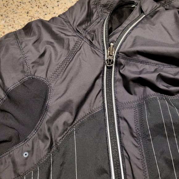 Lululemon SZ 6 Black Jacket - Picture 2 of 6